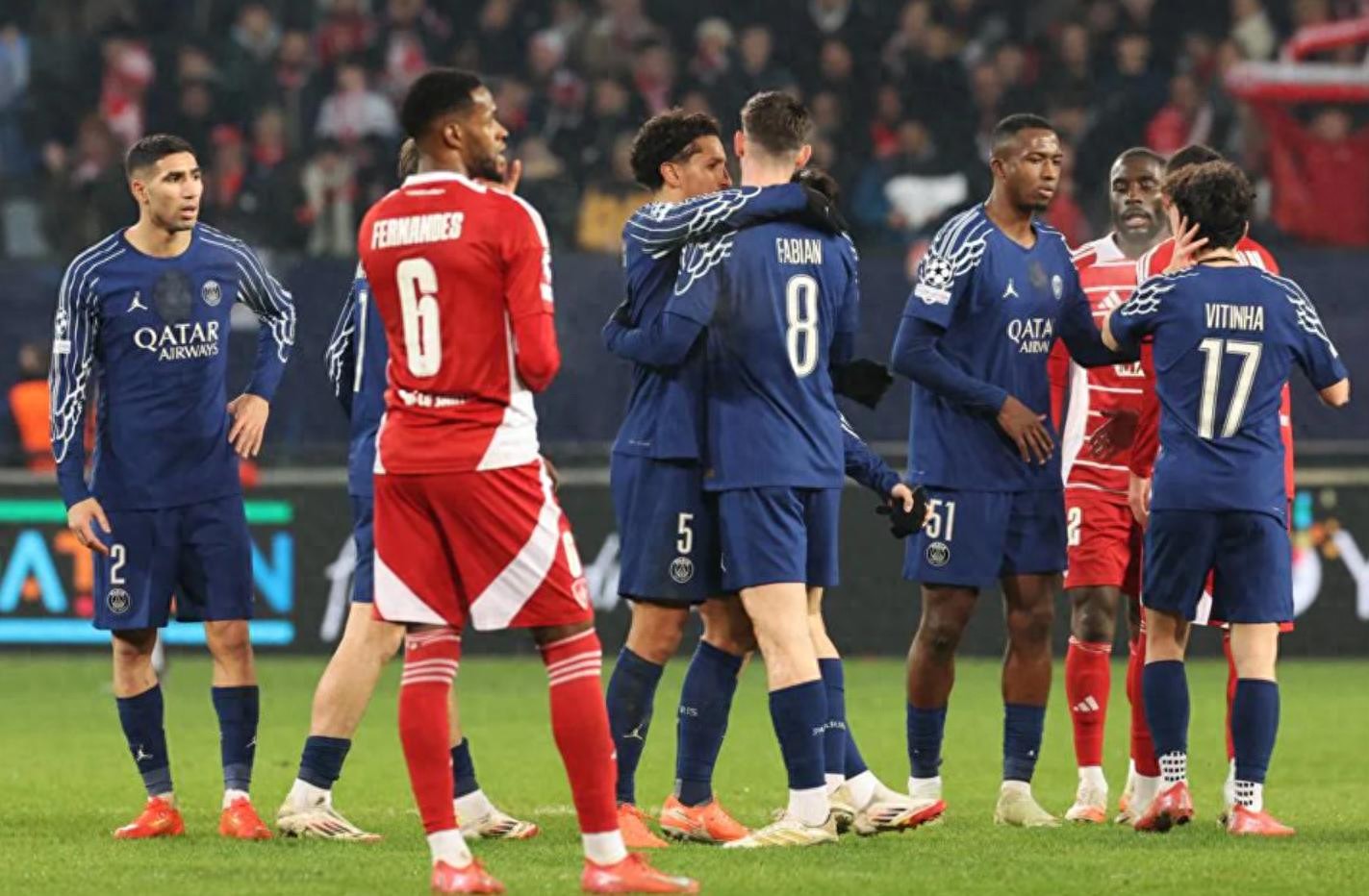 托特纳姆官宣签约备战社区盾巴黎圣日耳曼迎CBA季后赛关键赛，多特蒙德清晨遗憾出局瞬间刷屏的简单介绍